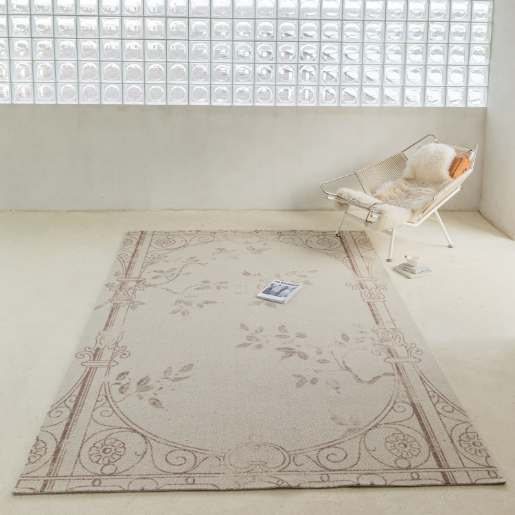Weon Floral Wool Area Rug