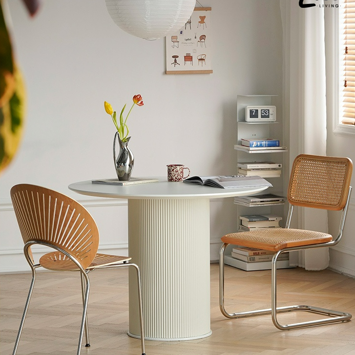 Rome Vintage Round Table