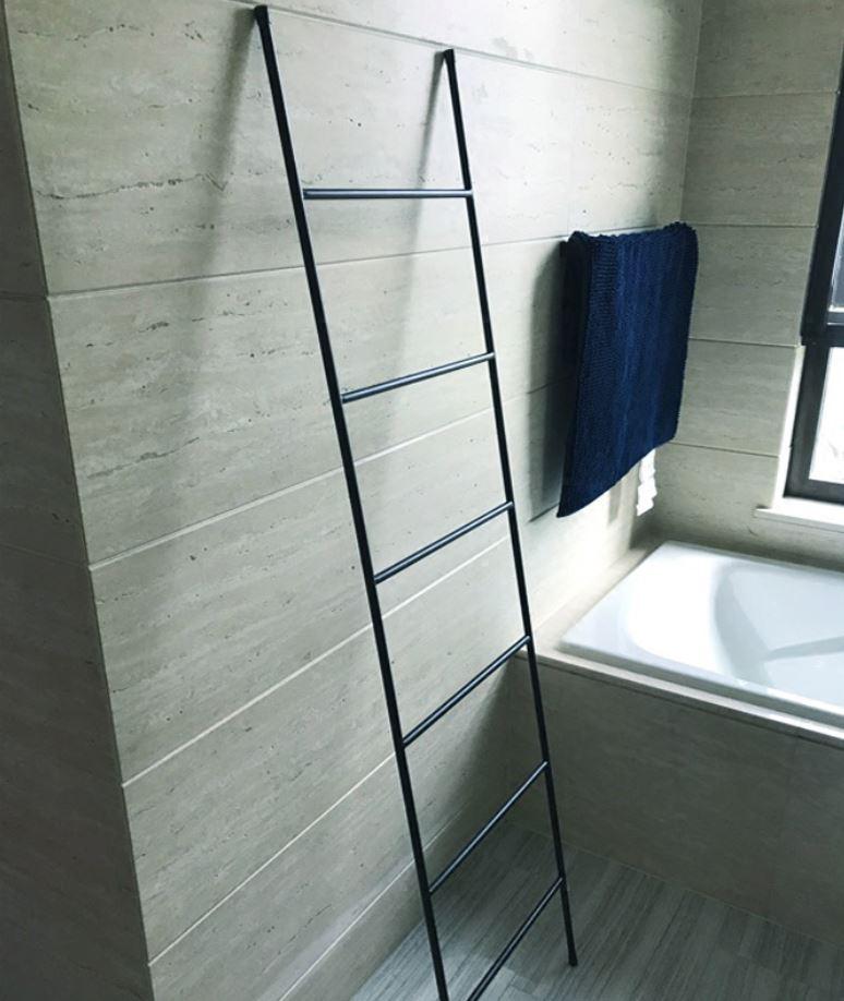 CHLOE Ladder Display Stand / Towel Rack