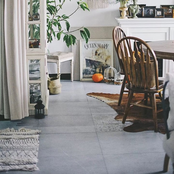 Hurst Abstract Handmade Area Rug