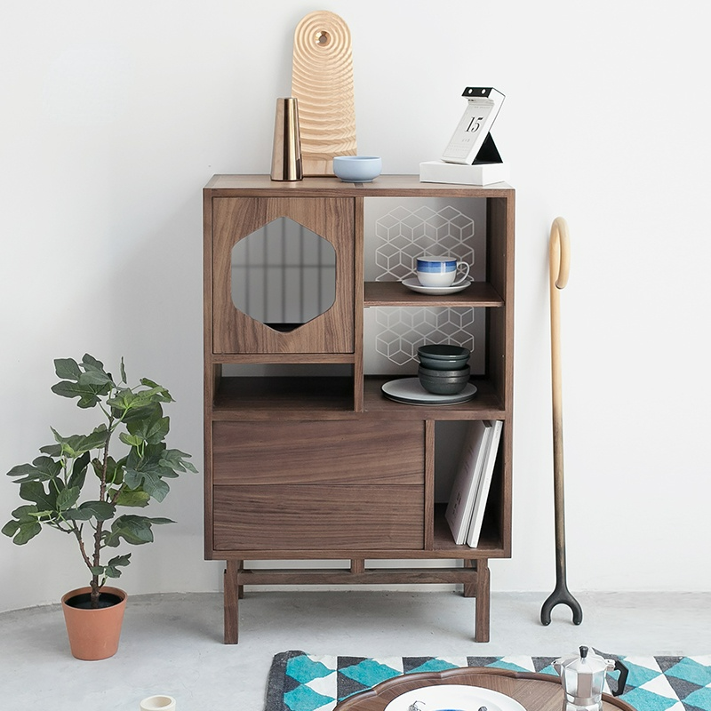 Alloin Light Leakage Sideboard