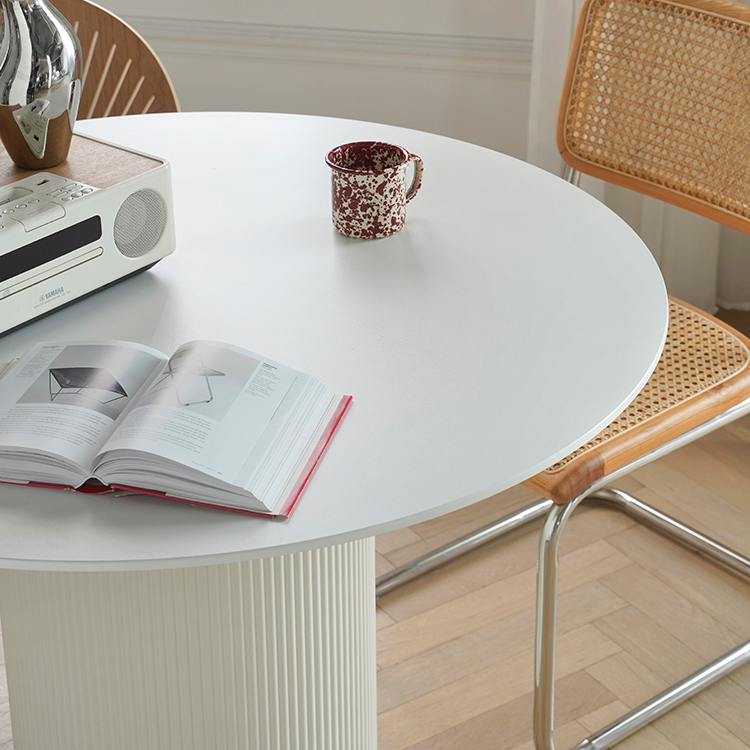 Rome Vintage Round Table