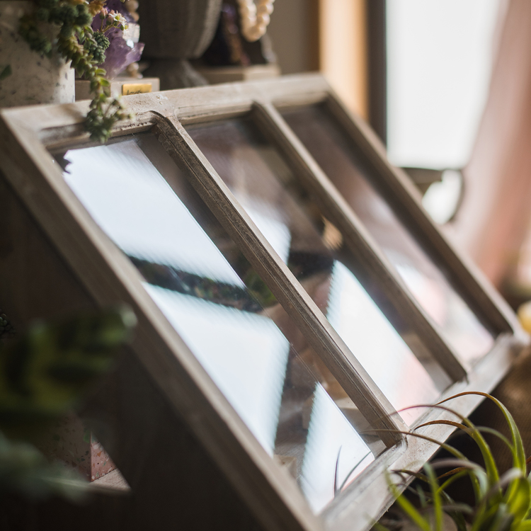 Ludie Vintage Display Box