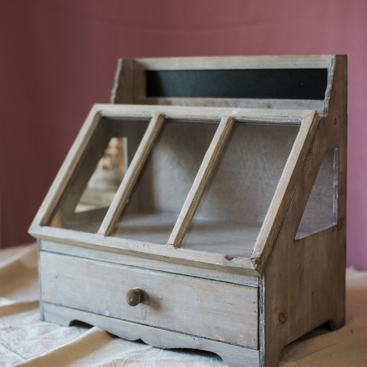 Ludie Vintage Display Box