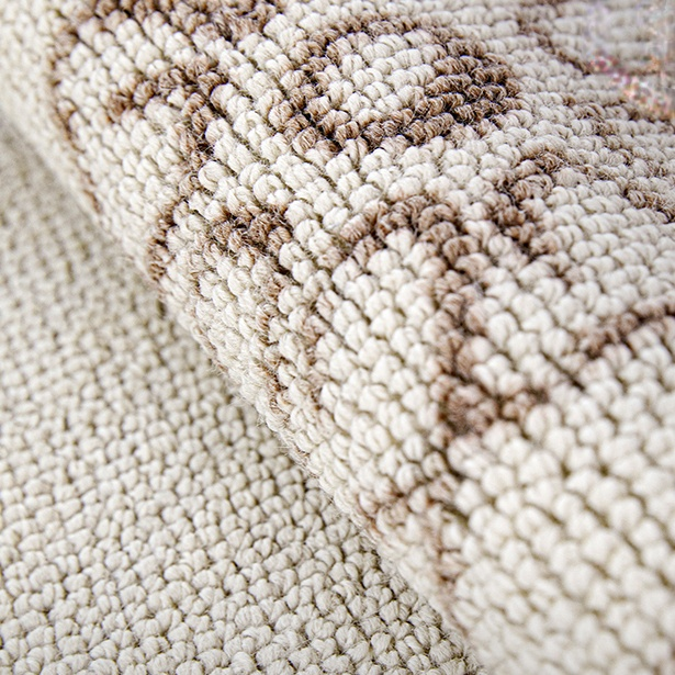 Weon Floral Wool Area Rug
