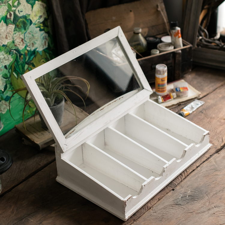 Ludie Vintage Display Box
